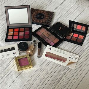 Ace Beaute Eyeshadow Palette - Bold Reds and Pinks